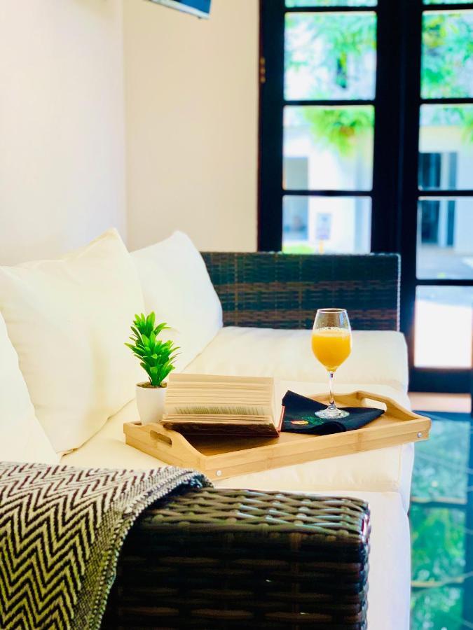 Hotel Mango Airport Río Segundo Εξωτερικό φωτογραφία