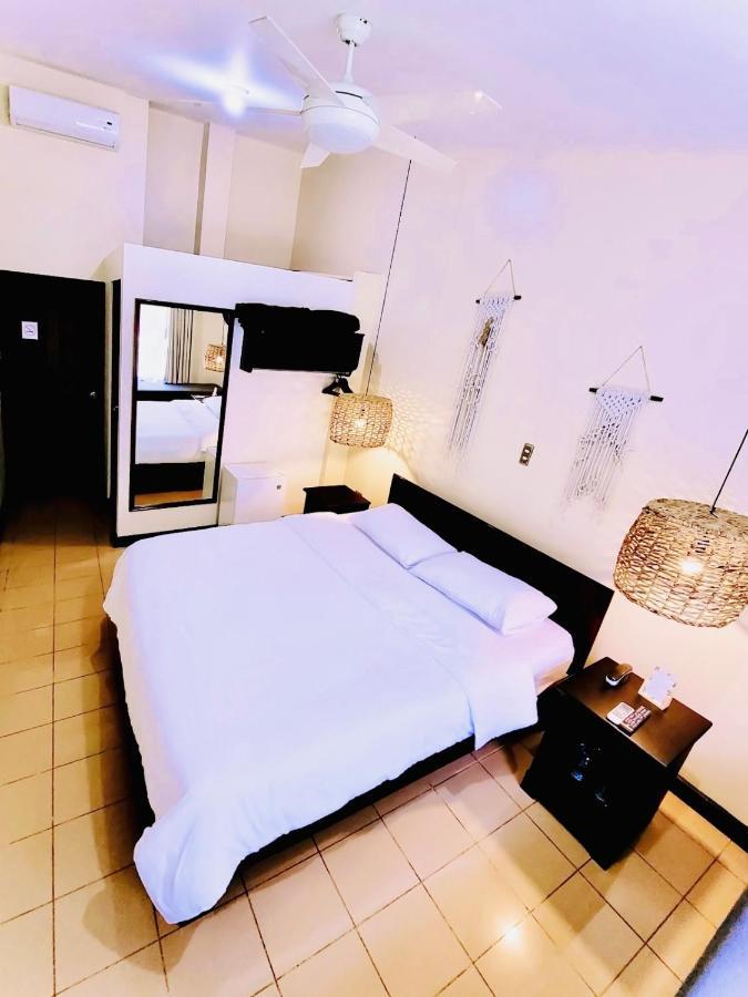Hotel Mango Airport Río Segundo Εξωτερικό φωτογραφία