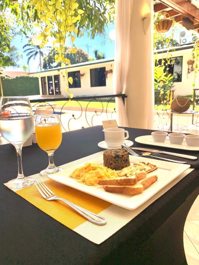 Hotel Mango Airport Río Segundo Εξωτερικό φωτογραφία