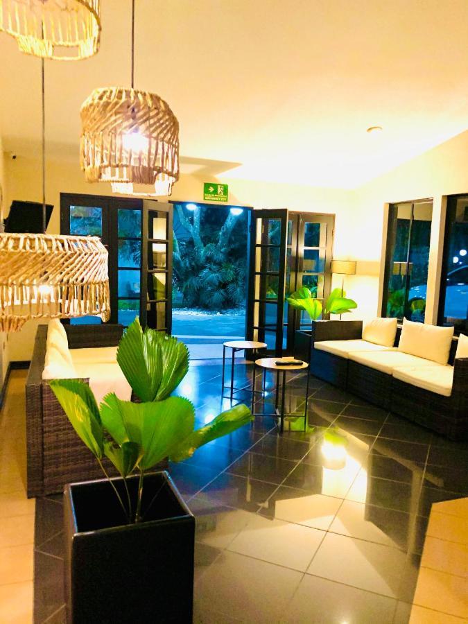 Hotel Mango Airport Río Segundo Εξωτερικό φωτογραφία